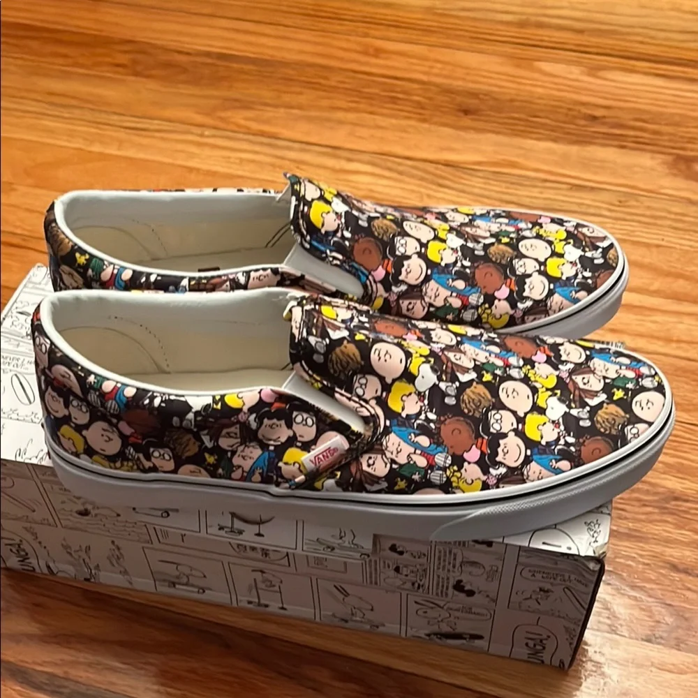NIB Vans Men’s Peanuts gang comics slip on sneakers in size 13